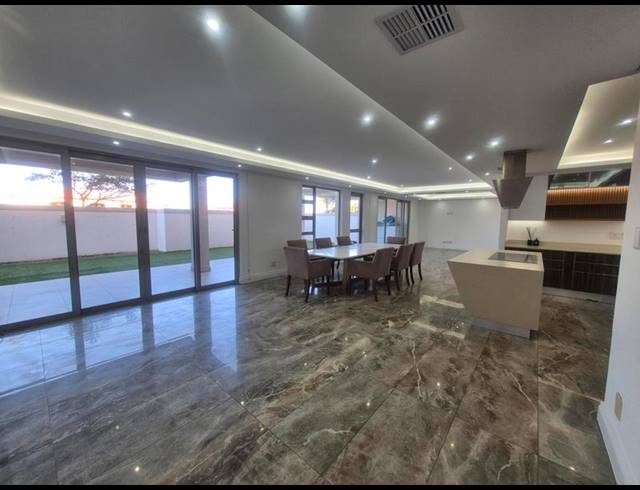 4 BEDROOM APARTMENT FOR SALE IN UMHLANGA RIDGE